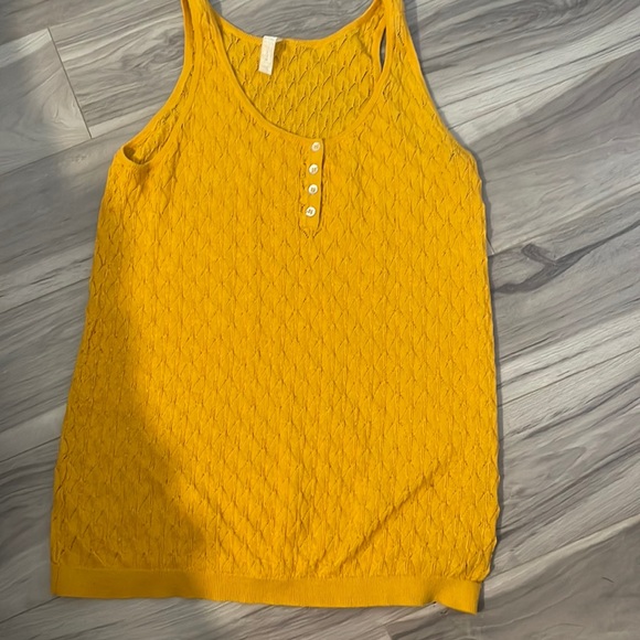 Tank - Picture 1 of 1